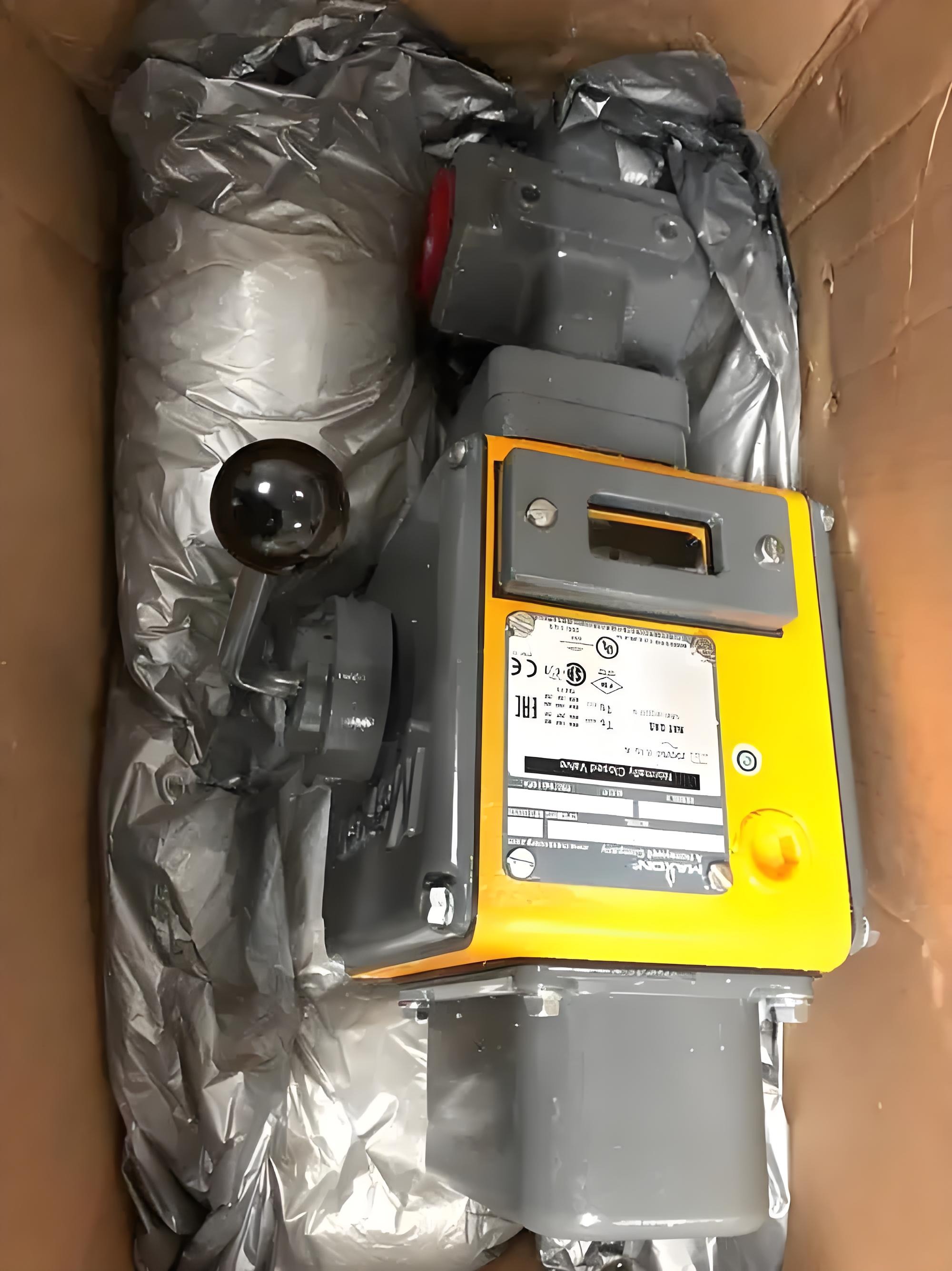 Maxon 200SMA11CA11CC23A0 Valve - Maxon Valves & Solenoids